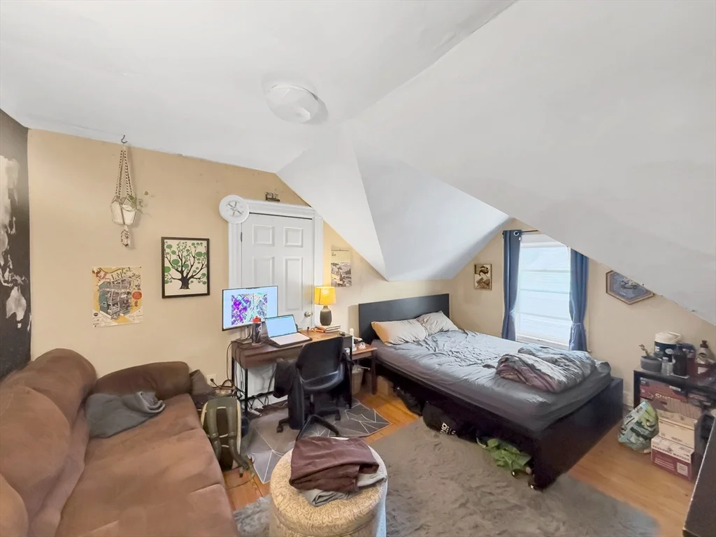 3 bed, 1 bath apartment for rent at 18 Egleston Unit 3, Jamaica Plain — photo 9 of 21