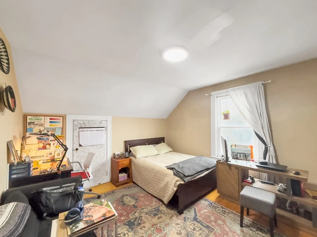 3 bed, 1 bath apartment for rent at 18 Egleston Unit 3, Jamaica Plain — photo 16 of 21