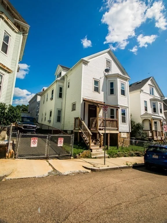 3 bed, 1 bath apartment for rent at 18 Egleston Unit 3, Jamaica Plain — photo 2 of 21
