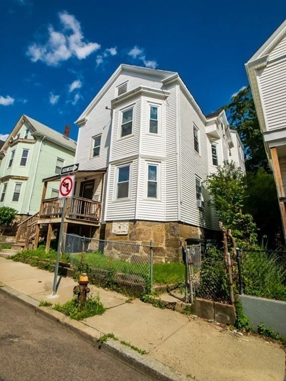3 bed, 1 bath apartment for rent at 18 Egleston Unit 3, Jamaica Plain