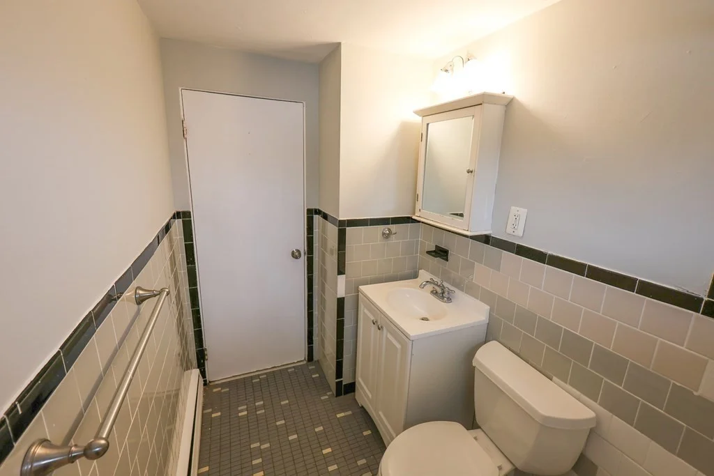 2 bed, 1 bath apartment for rent at 18 Essex St Unit 3, North Quincy — photo 4 of 7