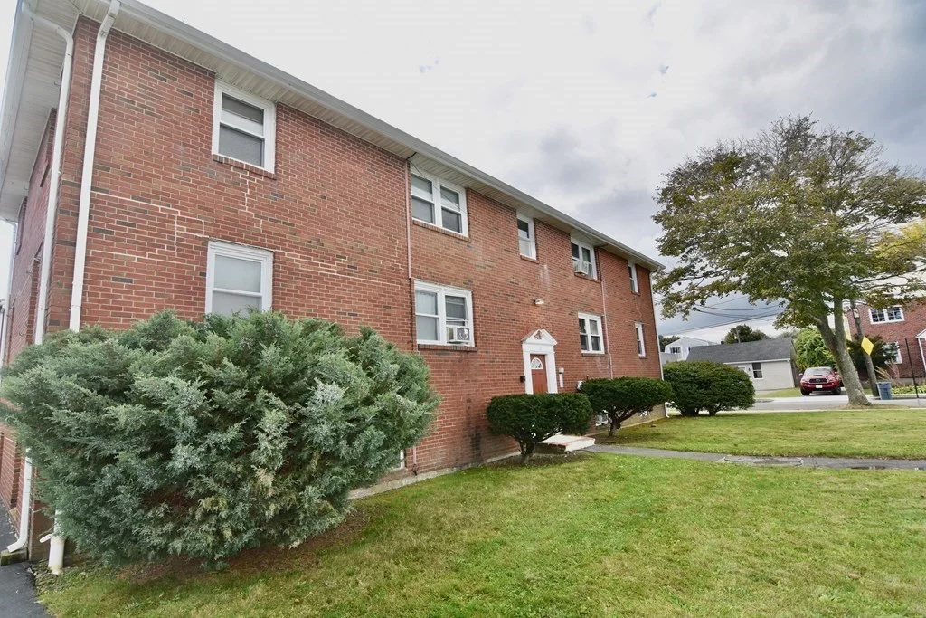 2 bed, 1 bath apartment for rent at 18 Essex St Unit 4, Squantum — photo 13 of 14