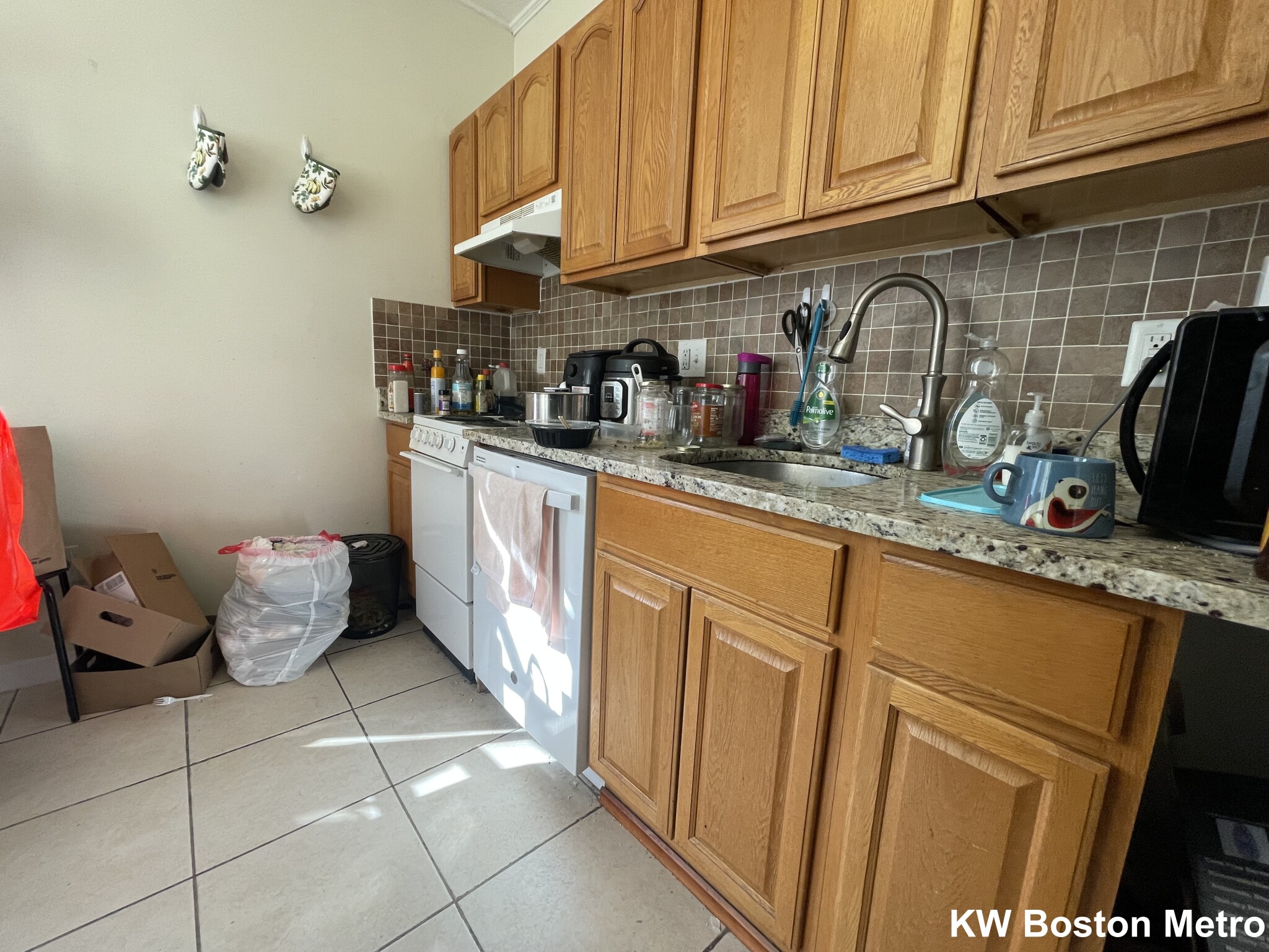 2 bed, 1 bath apartment for rent at 18 Euston St Unit 4, Brookline — photo 1 of 7