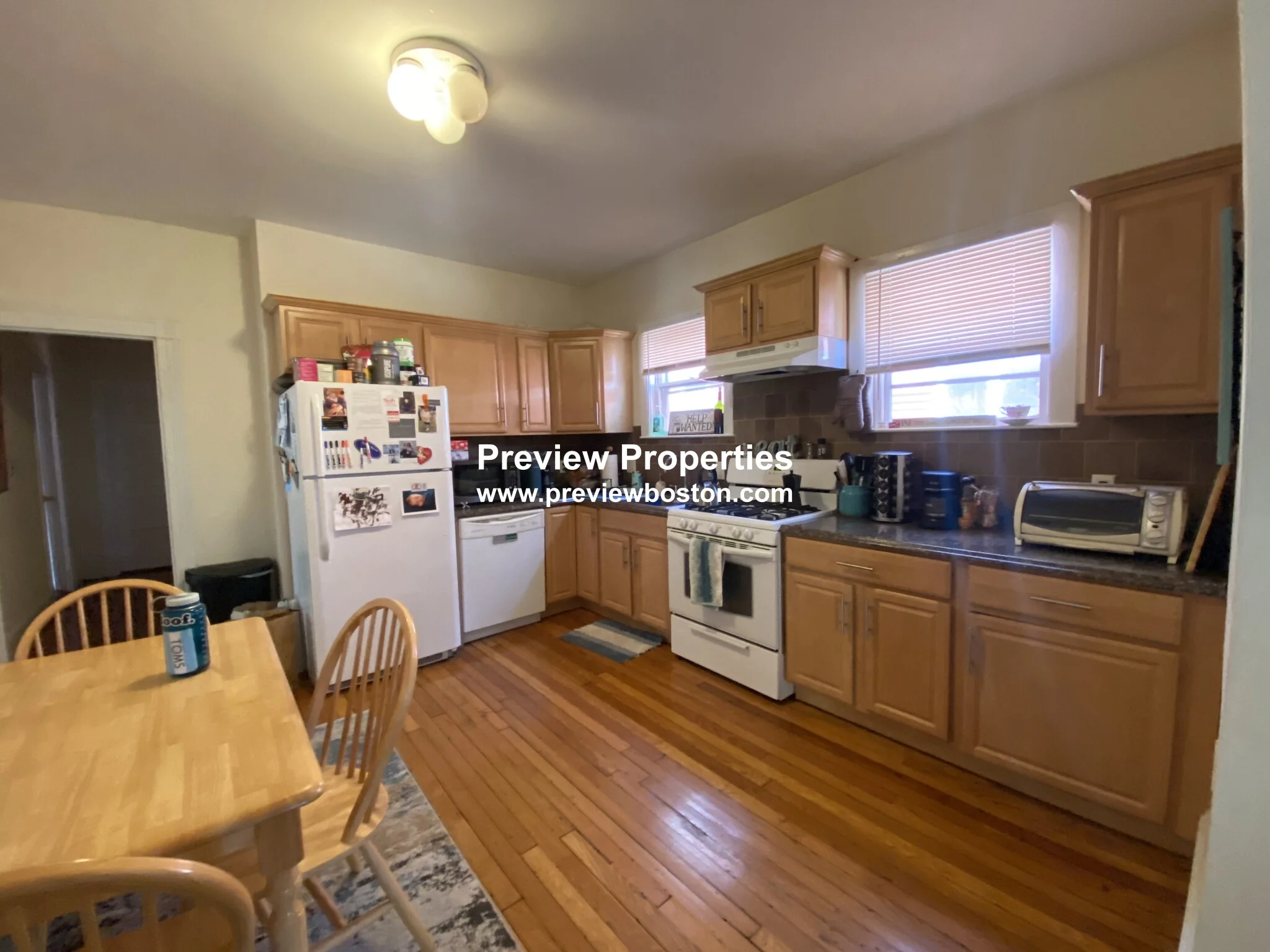 3 bed, 1 bath apartment for rent at 18 Fairbanks St Unit 1, Oak Square — photo 14 of 38