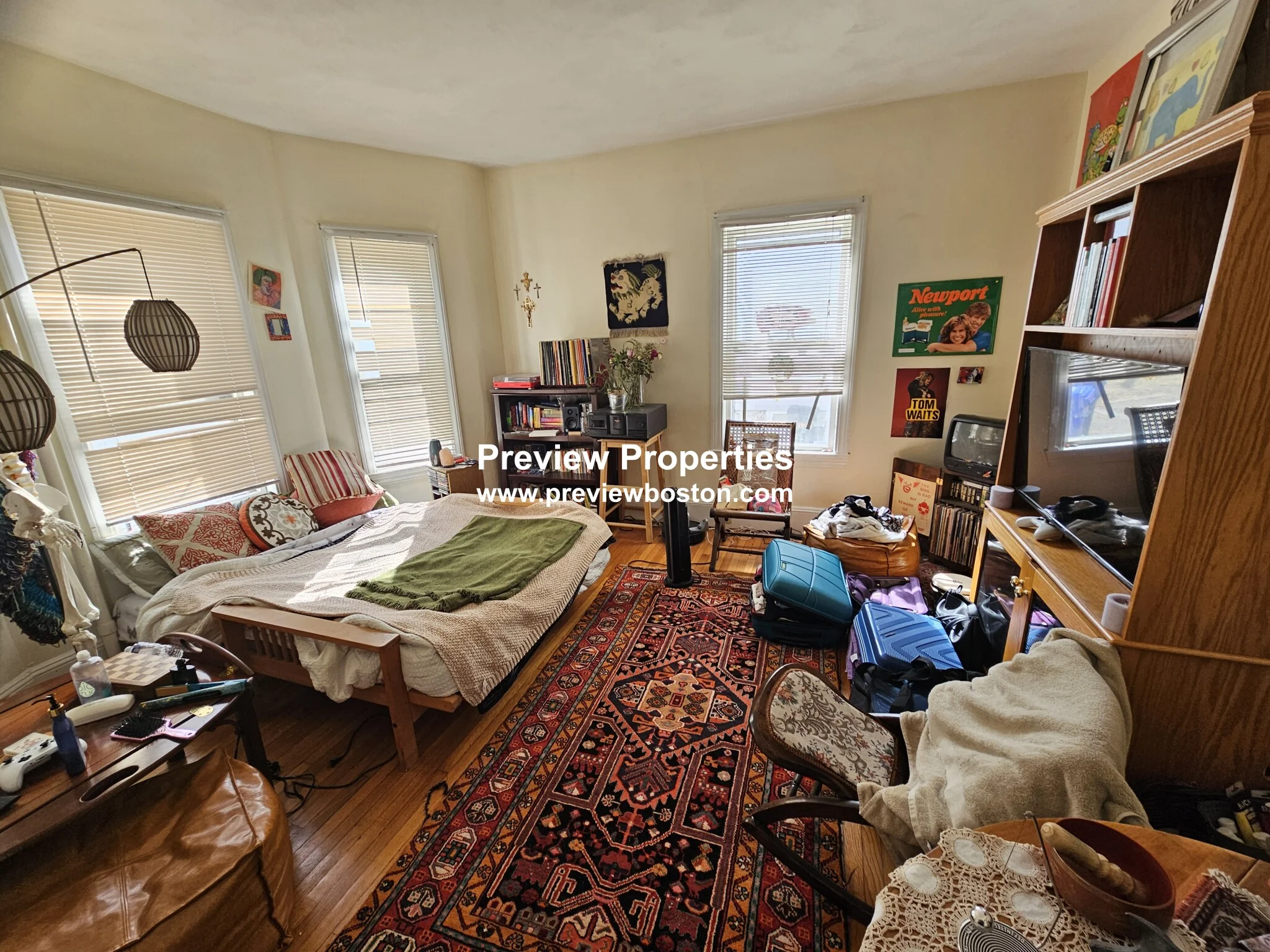 3 bed, 1 bath apartment for rent at 18 Fairbanks St Unit 1, Oak Square — photo 11 of 38
