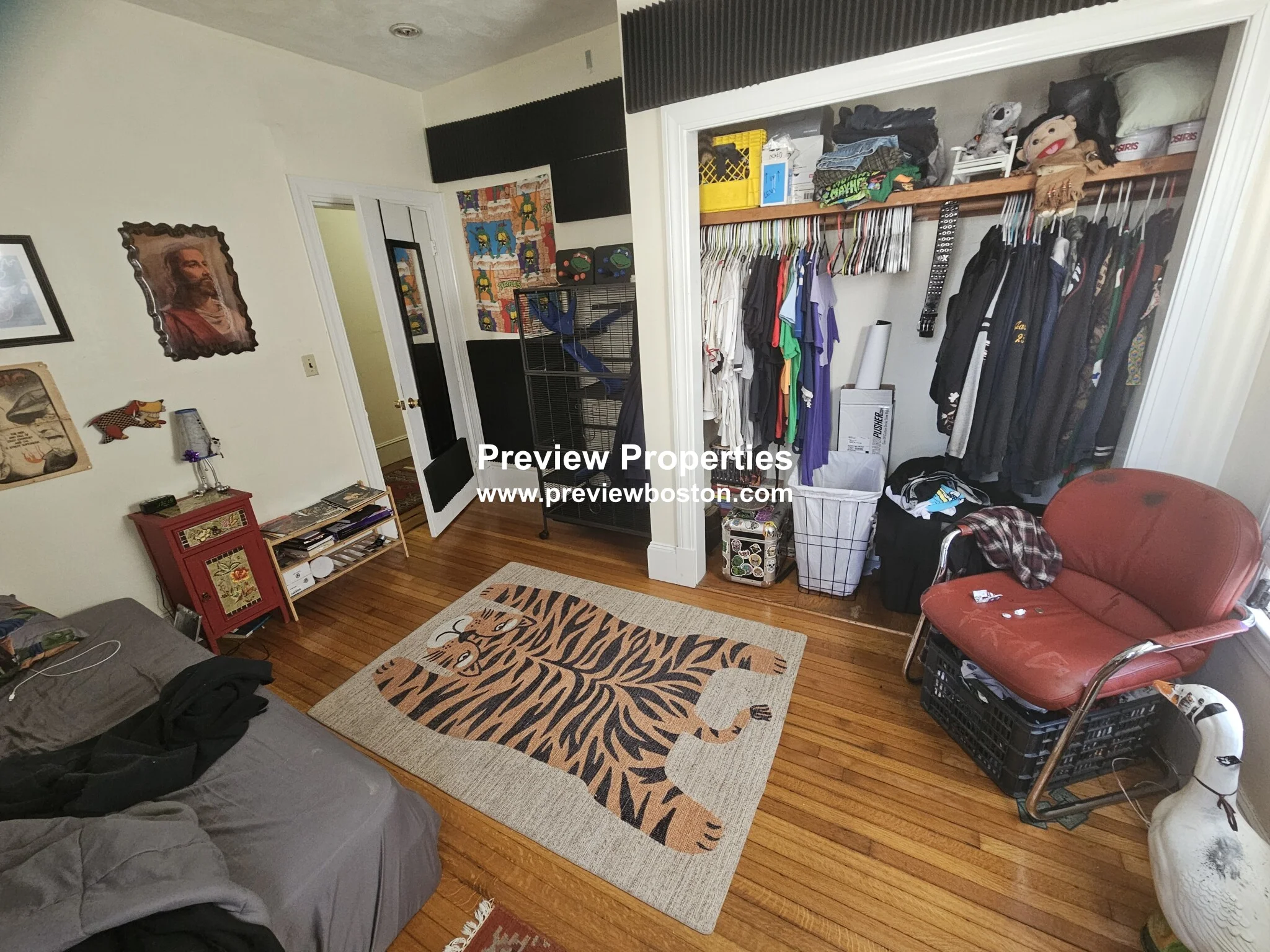 3 bed, 1 bath apartment for rent at 18 Fairbanks St Unit 1, Oak Square