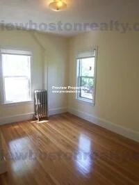 3 bed, 1 bath apartment for rent at 18 Fairbanks St Unit 1, Oak Square — photo 35 of 38