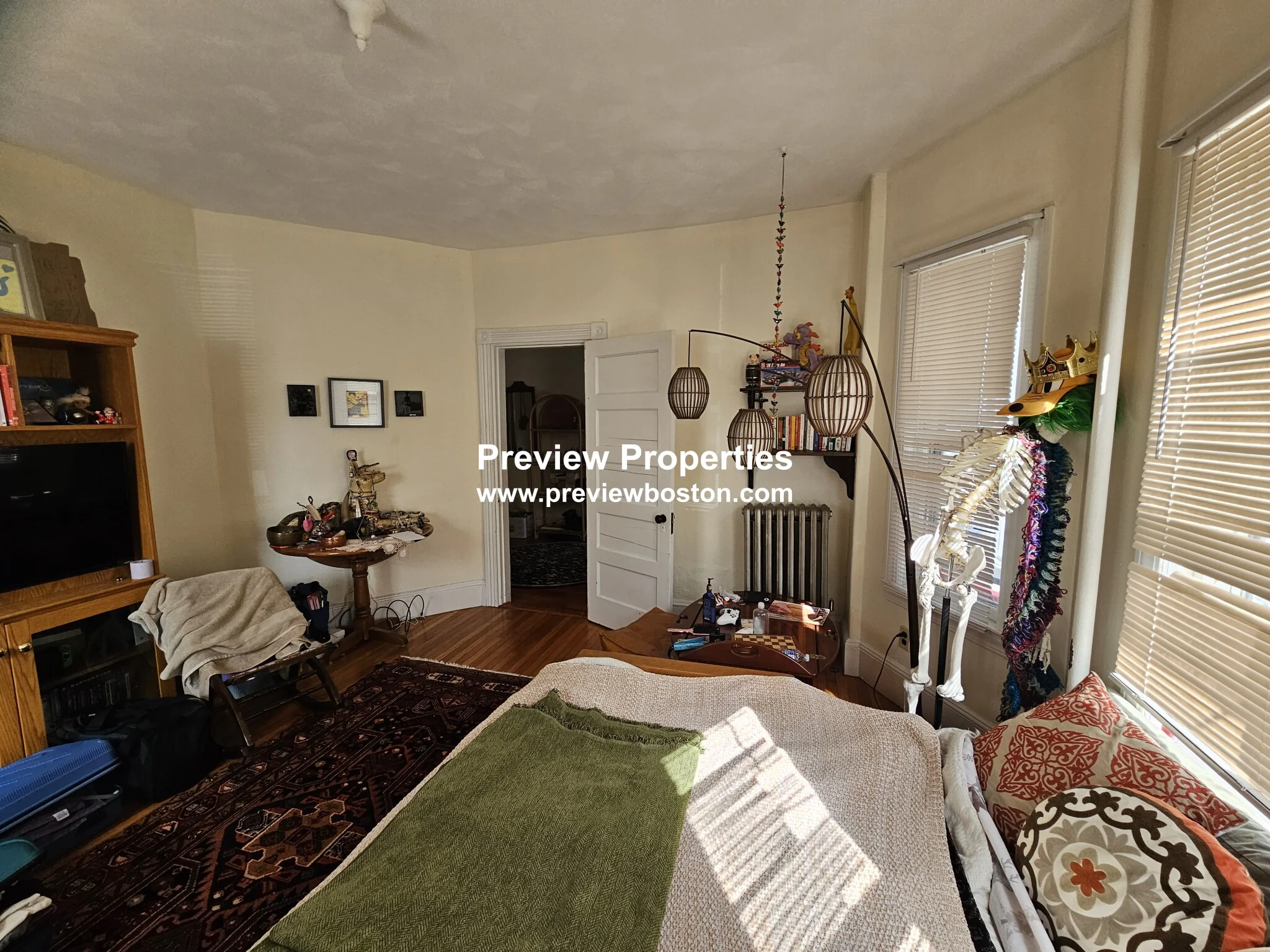 3 bed, 1 bath apartment for rent at 18 Fairbanks St Unit 1, Oak Square — photo 12 of 38