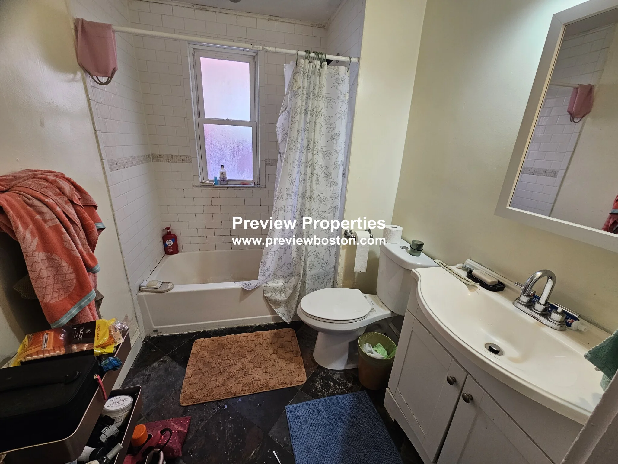3 bed, 1 bath apartment for rent at 18 Fairbanks St Unit 1, Oak Square — photo 2 of 38