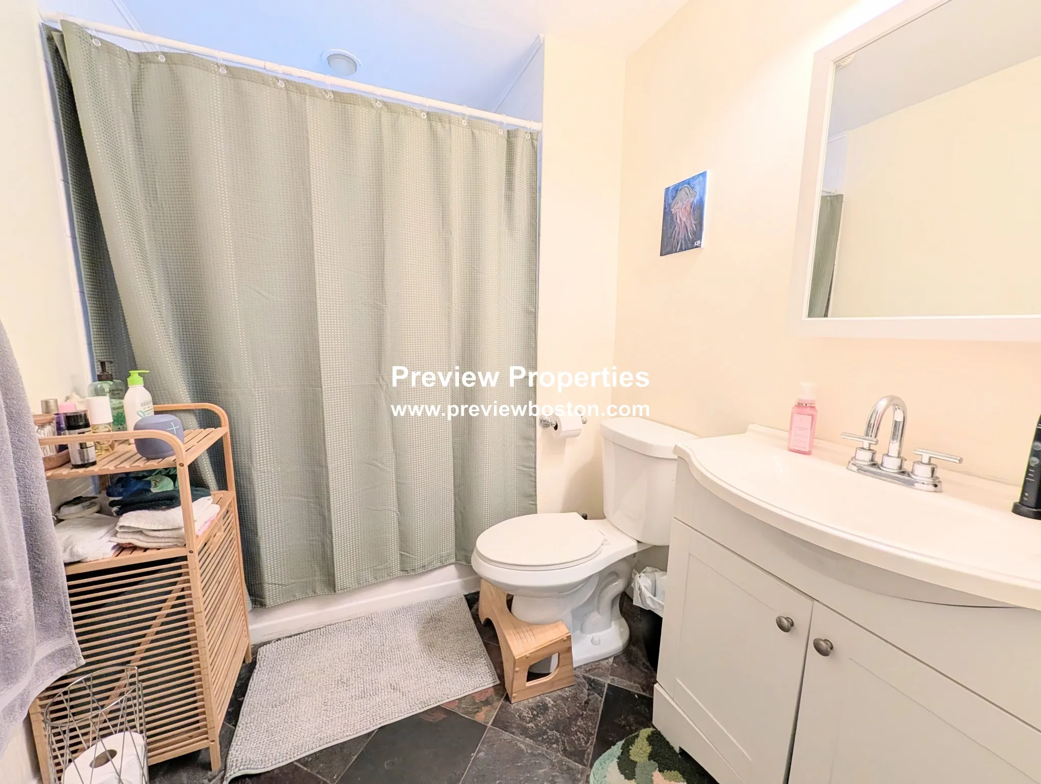 3 bed, 1 bath apartment for rent at 18 Fairbanks St Unit 1P, Oak Square — photo 16 of 20