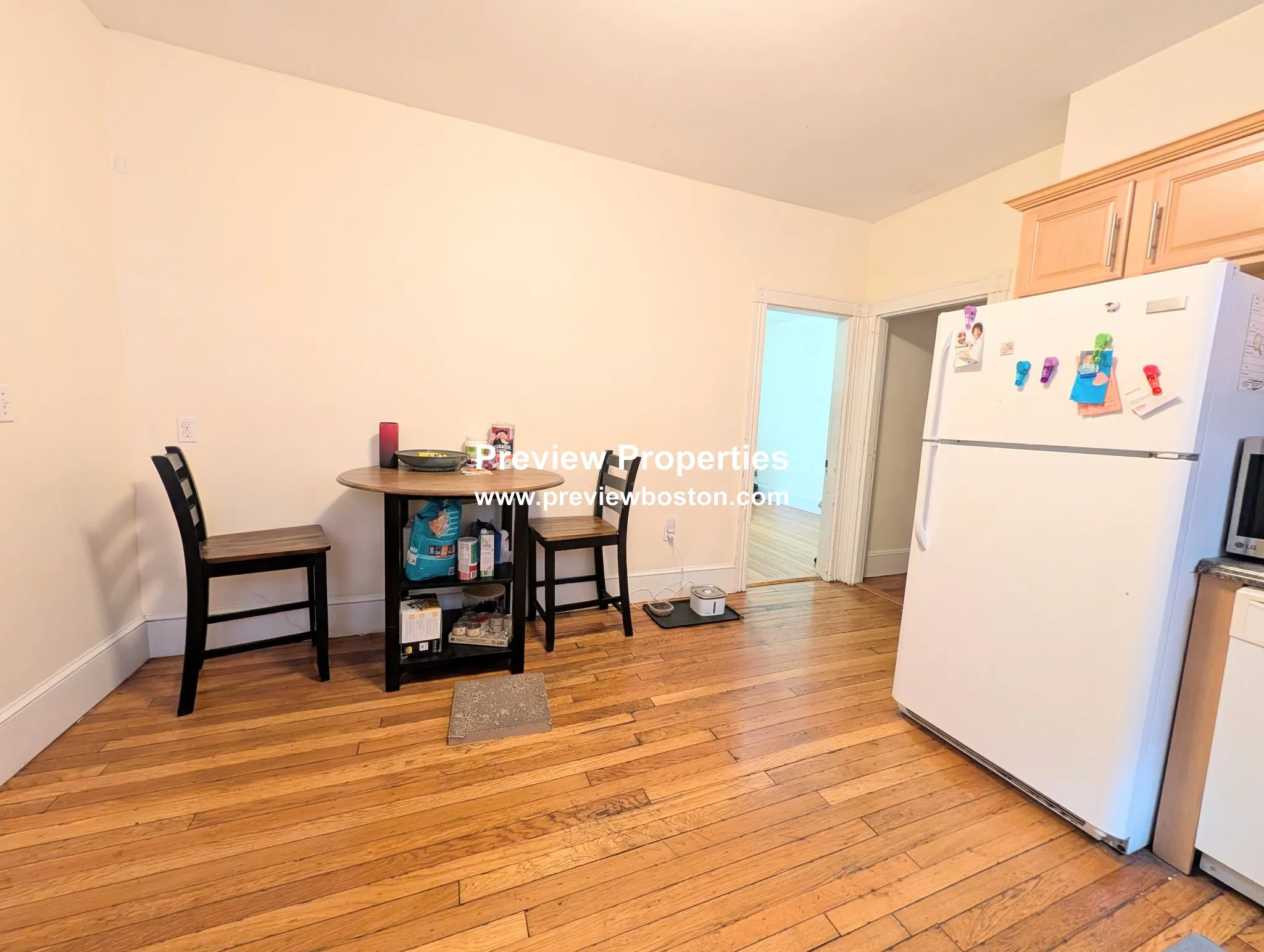 3 bed, 1 bath apartment for rent at 18 Fairbanks St Unit 1P, Oak Square — photo 9 of 20