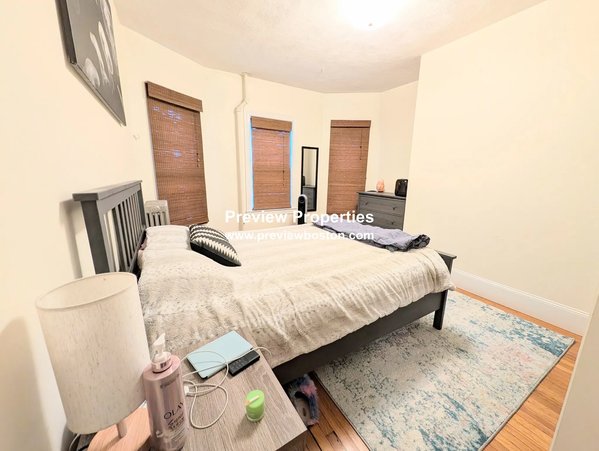3 bed, 1 bath apartment for rent at 18 Fairbanks St Unit 1P, Oak Square — photo 5 of 20