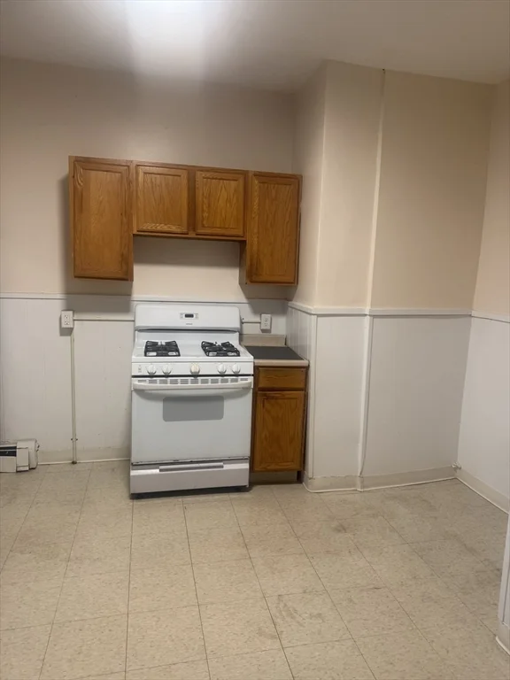 2 bed, 1 bath apartment for rent at 18 Fairview Ave Unit 1, Malden — photo 5 of 21