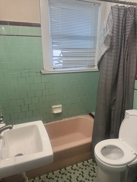 2 bed, 1 bath apartment for rent at 18 Fairview Ave Unit 1, Malden — photo 6 of 21
