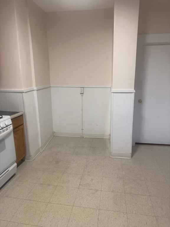 2 bed, 1 bath apartment for rent at 18 Fairview Ave Unit 1, Malden — photo 3 of 21