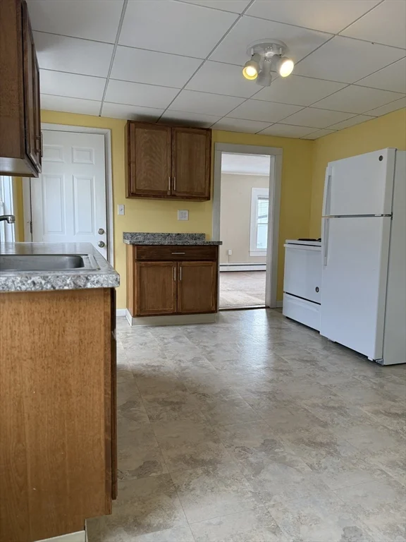 2 bed, 1 bath apartment for rent at 18 Fisher St Unit 2, North Attleboro — photo 4 of 11
