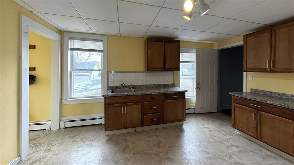 2 bed, 1 bath apartment for rent at 18 Fisher St Unit 2, North Attleboro — photo 5 of 11