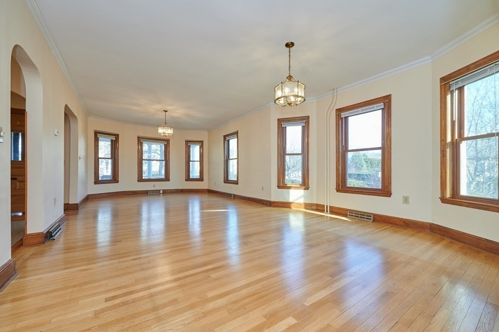 2 bed, 1 bath apartment for rent at 18 Forest St Unit 18, Lexington — photo 3 of 17