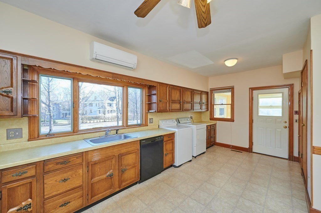 2 bed, 1 bath apartment for rent at 18 Forest St Unit 18, Lexington — photo 5 of 17