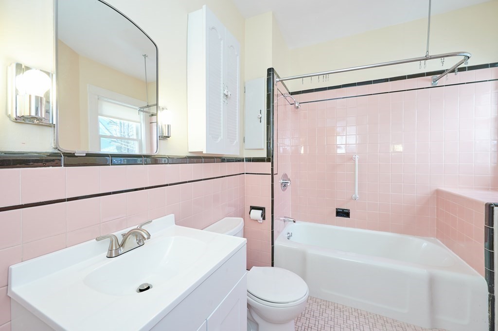 2 bed, 1 bath apartment for rent at 18 Forest St Unit 18, Lexington — photo 12 of 17