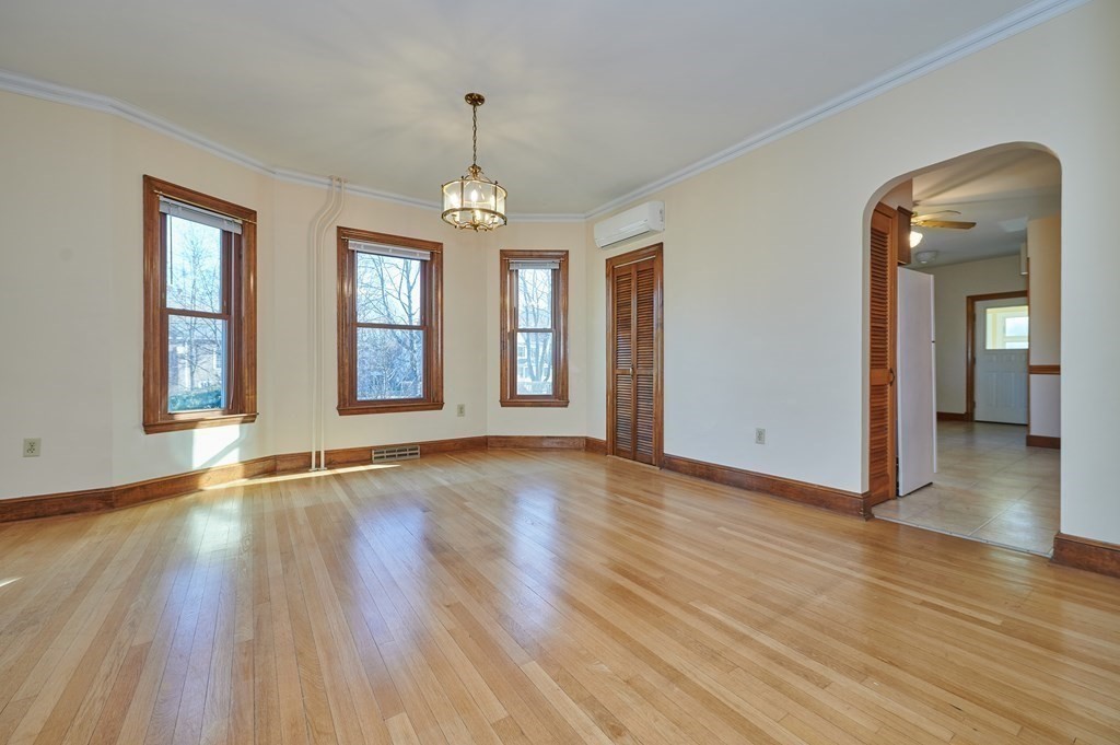 2 bed, 1 bath apartment for rent at 18 Forest St Unit 18, Lexington — photo 4 of 17