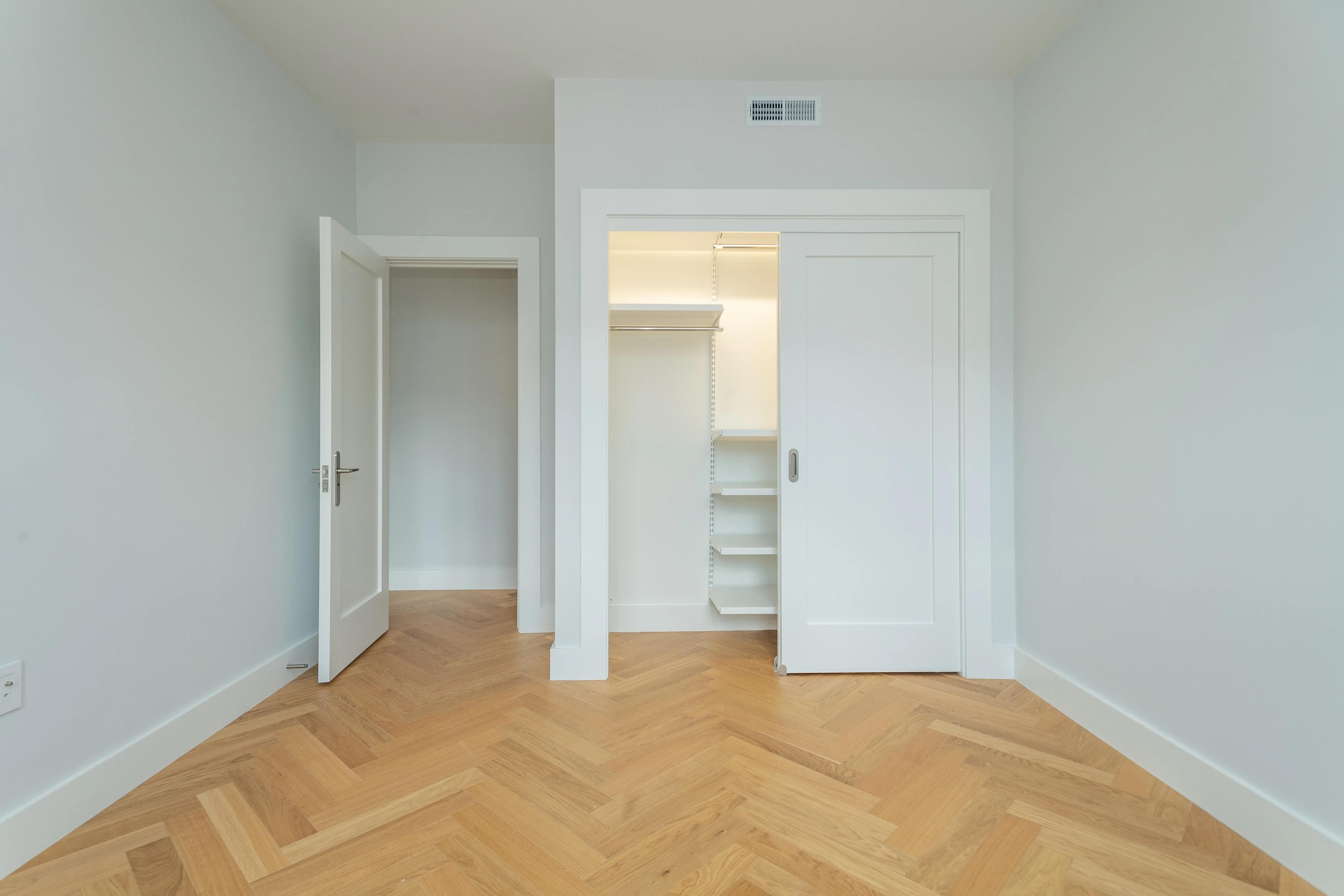 2 bed, 1 bath apartment for rent at 18 Forest St Unit 42, Baldwin — photo 4 of 8