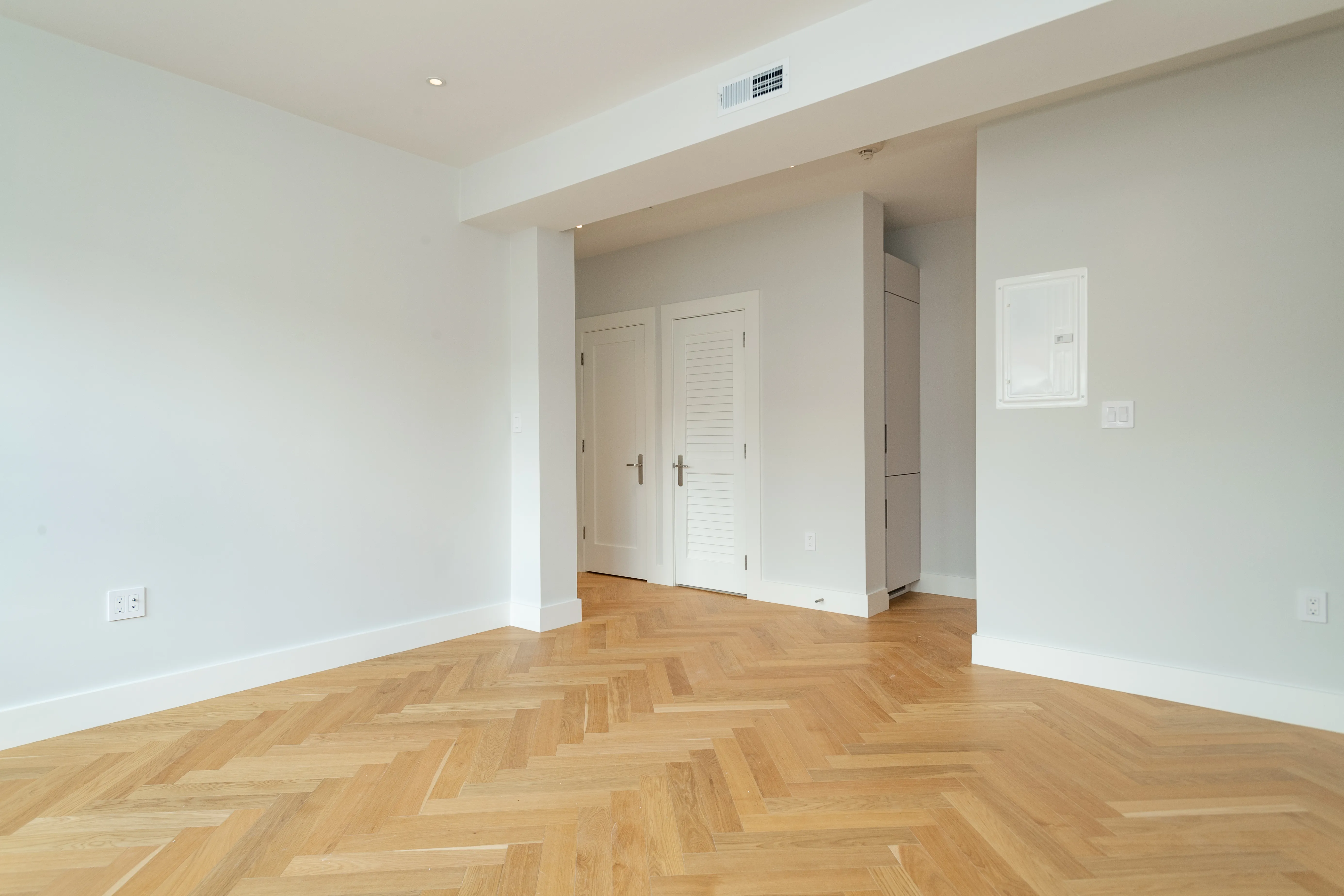 2 bed, 1 bath apartment for rent at 18 Forest St Unit 42, Baldwin — photo 3 of 8