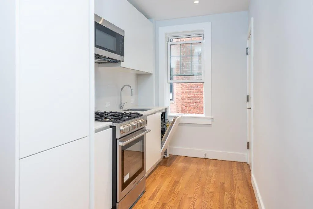 1 bed, 1 bath apartment for rent at 18 Forest St Unit 44, Baldwin — photo 2 of 7