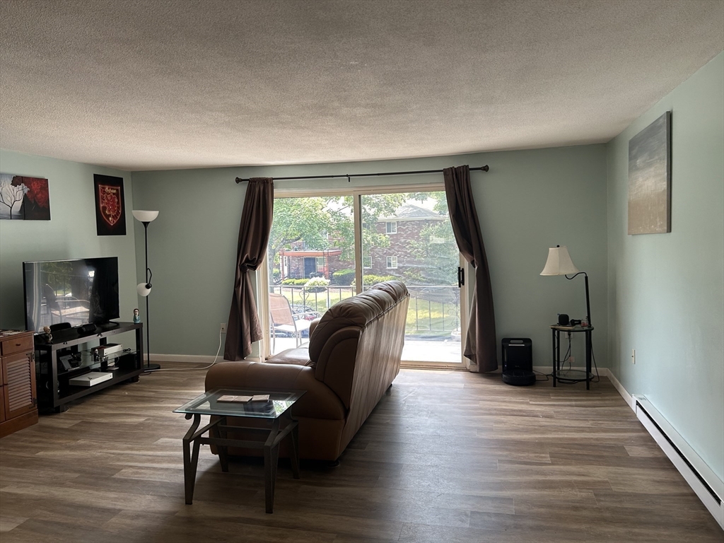 2 bed, 1 bath apartment for rent at 18 Fountain Ln Unit 10, Weymouth — photo 5 of 10