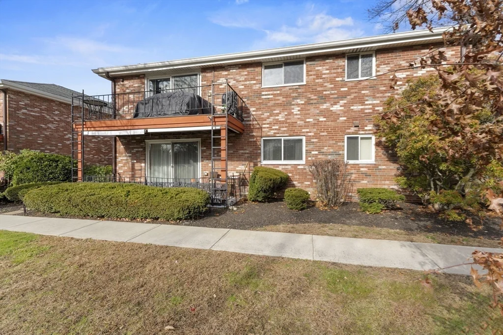 2 bed, 1 bath apartment for rent at 18 Fountain Ln Unit 2, Weymouth — photo 27 of 31