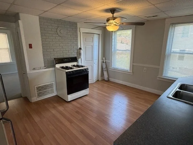 2 bed, 1 bath apartment for rent at 18 Gage St Unit 1, Worcester — photo 3 of 9