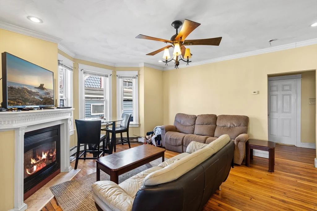 3 bed, 2 bath apartment for rent at 18 Gaston St Unit 2, Roxbury — photo 4 of 22