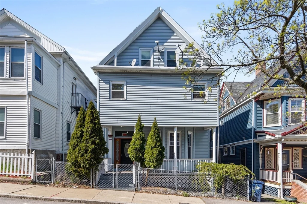 3 bed, 2 bath apartment for rent at 18 Gaston St Unit 2, Roxbury — photo 21 of 22