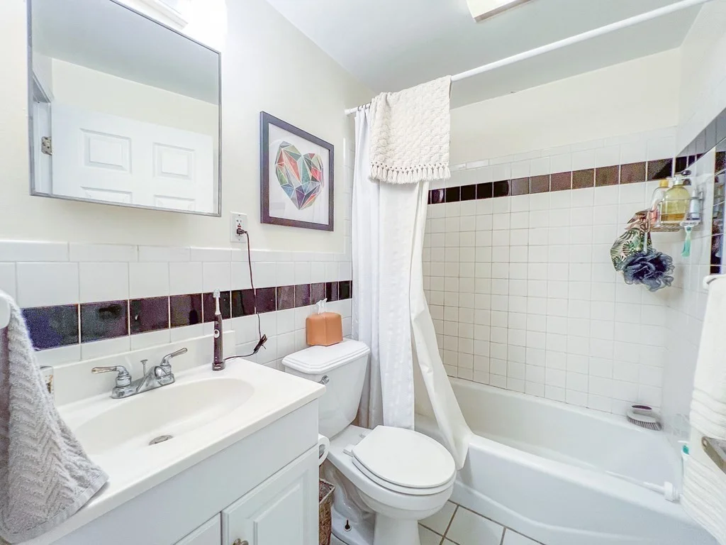 1 bed, 1 bath apartment for rent at 18 Germain Ave Unit 3, Quincy — photo 6 of 9
