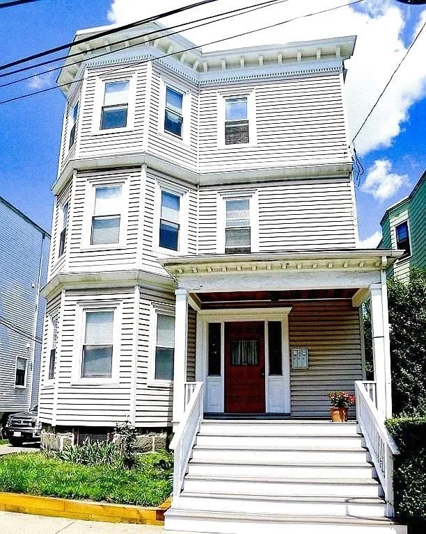 3 bed, 1 bath apartment for rent at 18 Gibson St Unit 2, Dorchester — photo 3 of 11