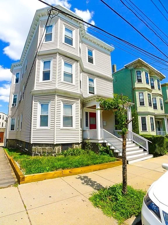 3 bed, 1 bath apartment for rent at 18 Gibson St Unit 3, Dorchester — photo 2 of 9