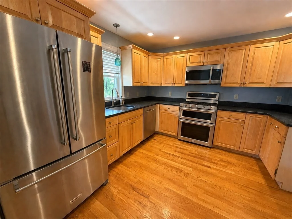 4 bed, 3 bath apartment for rent at 18 Gilkey Ct Unit 18, Watertown — photo 4 of 36