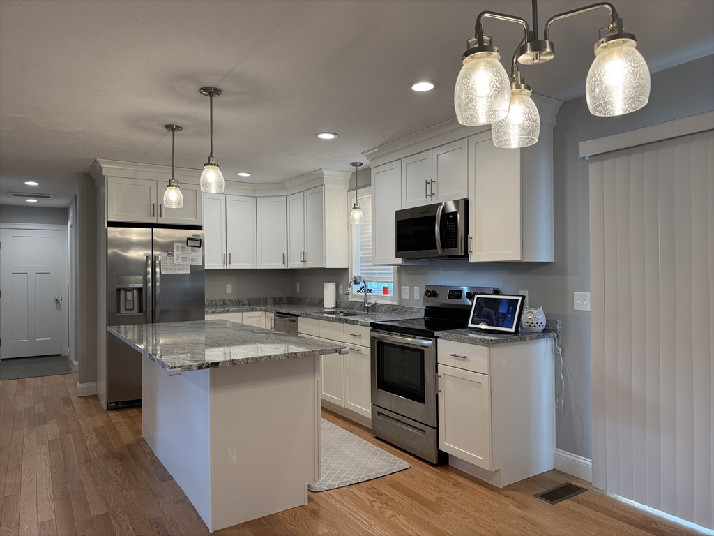 3 bed, 2 bath apartment for rent at 18 Grace St, Middleboro — photo 2 of 15