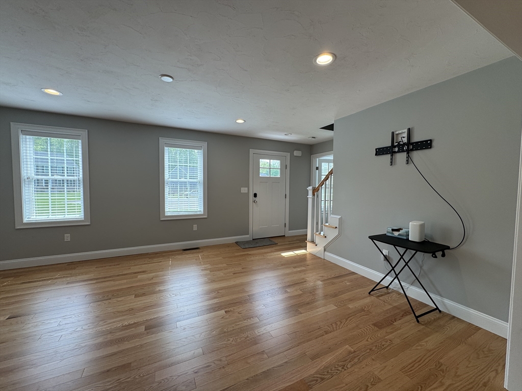 3 bed, 2 bath apartment for rent at 18 Grace St, Middleboro — photo 10 of 15