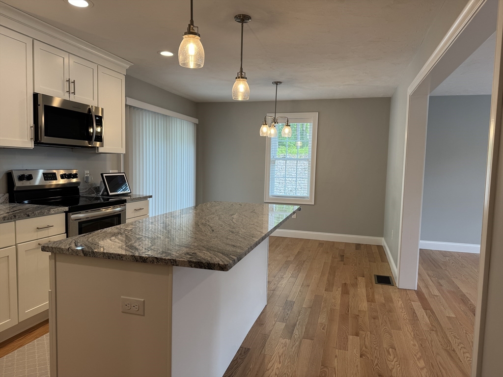 3 bed, 2 bath apartment for rent at 18 Grace St, Middleboro — photo 9 of 15