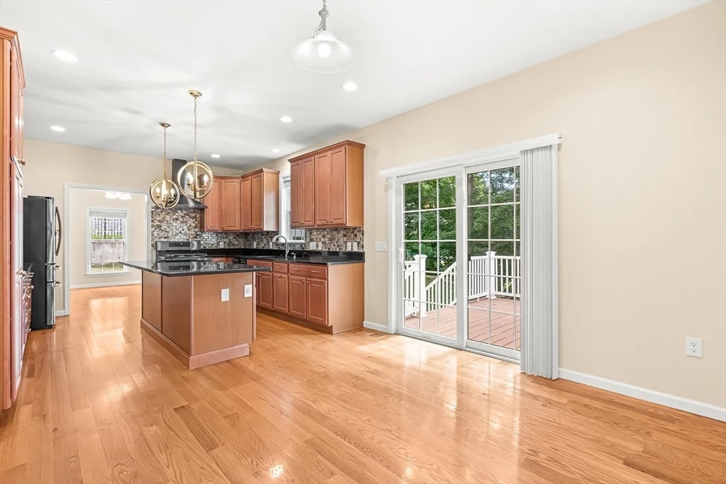 4 bed, 2 bath apartment for rent at 18 Grant Rd, Winchester — photo 16 of 42