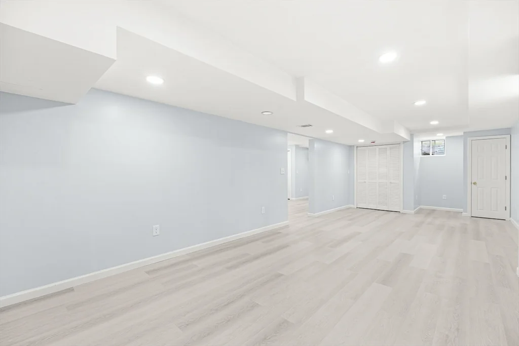 4 bed, 2 bath apartment for rent at 18 Grant Rd, Winchester — photo 33 of 42