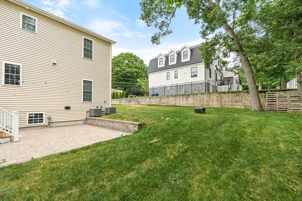 4 bed, 2 bath apartment for rent at 18 Grant Rd, Winchester — photo 40 of 42