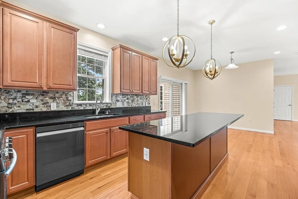 4 bed, 2 bath apartment for rent at 18 Grant Rd, Winchester — photo 18 of 42