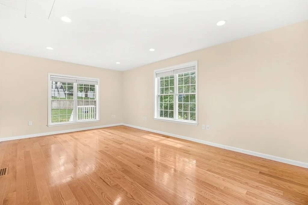 4 bed, 2 bath apartment for rent at 18 Grant Rd, Winchester — photo 9 of 42
