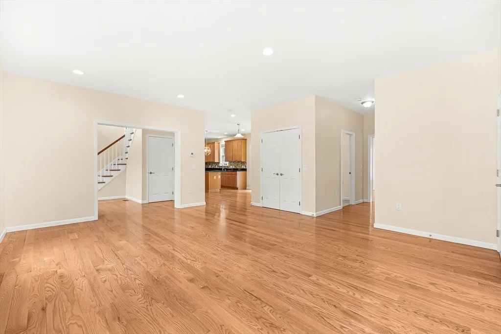 4 bed, 2 bath apartment for rent at 18 Grant Rd, Winchester — photo 8 of 42