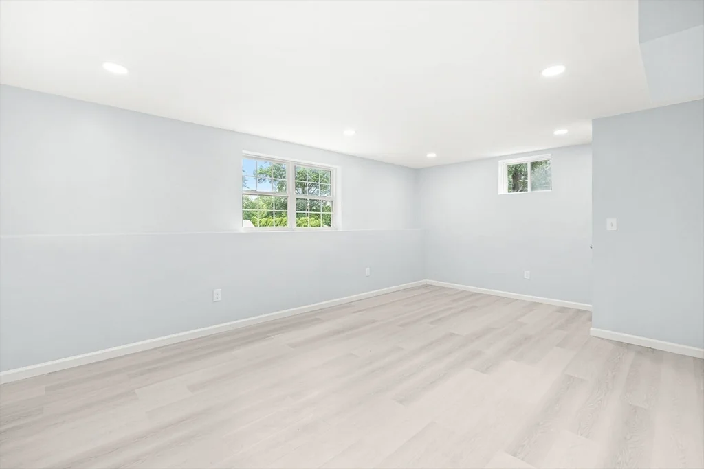 4 bed, 2 bath apartment for rent at 18 Grant Rd, Winchester — photo 34 of 42