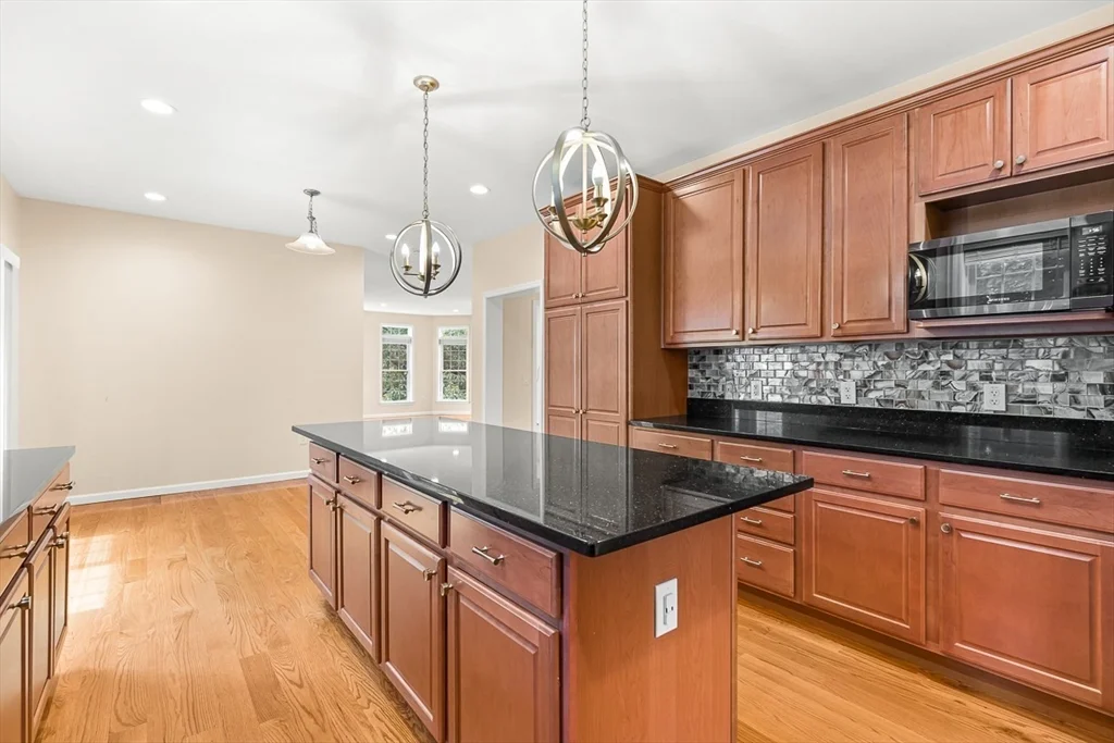 4 bed, 2 bath apartment for rent at 18 Grant Rd, Winchester — photo 17 of 42