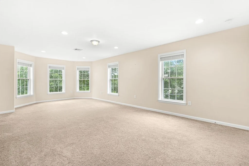 4 bed, 2 bath apartment for rent at 18 Grant Rd, Winchester — photo 21 of 42