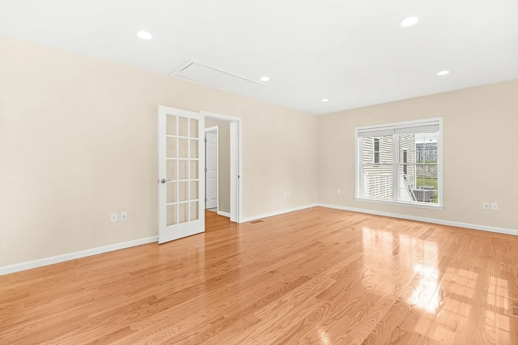 4 bed, 2 bath apartment for rent at 18 Grant Rd, Winchester — photo 6 of 42